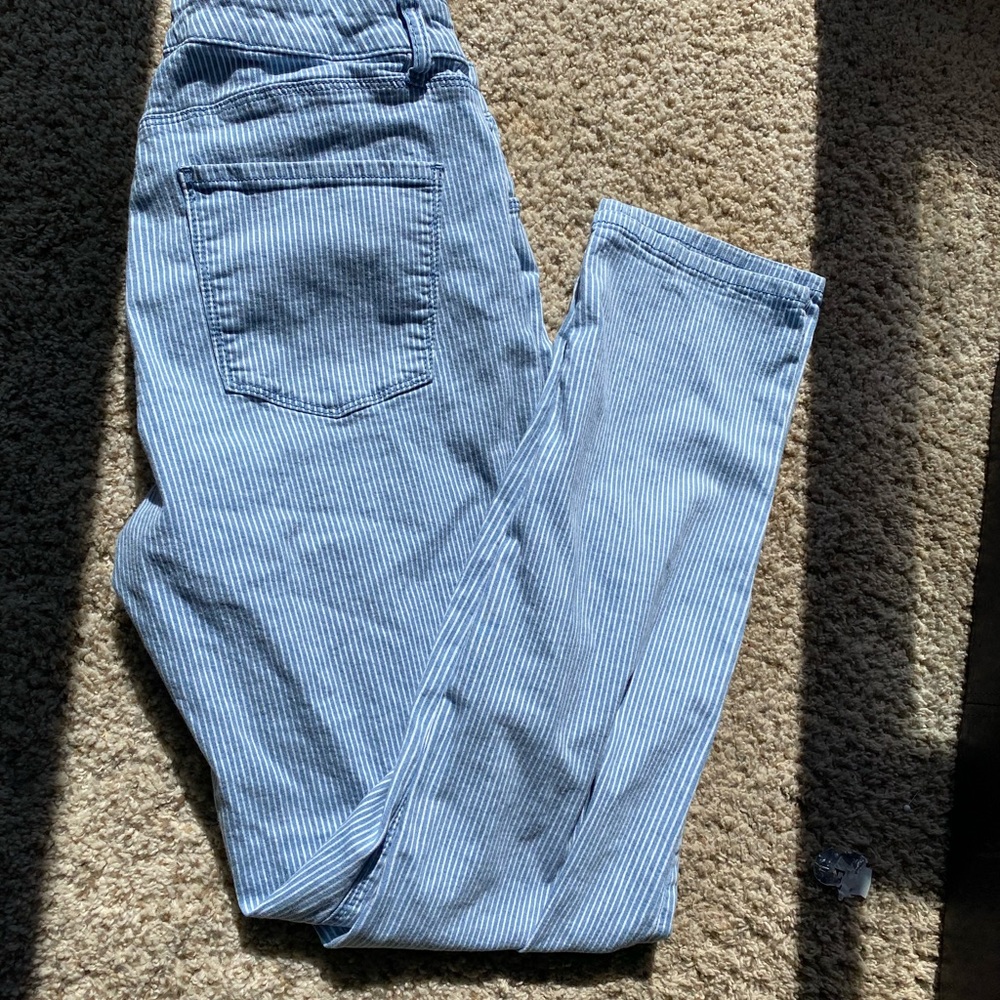 Stripped Jeans